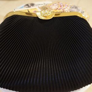Gorgeous vintage black La Regale evening bag